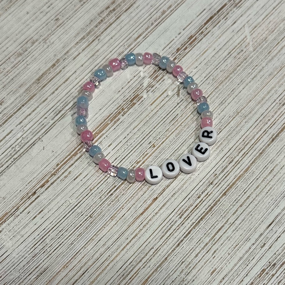 Taylor Swift Bracelet Pack - Picture 3 of 5